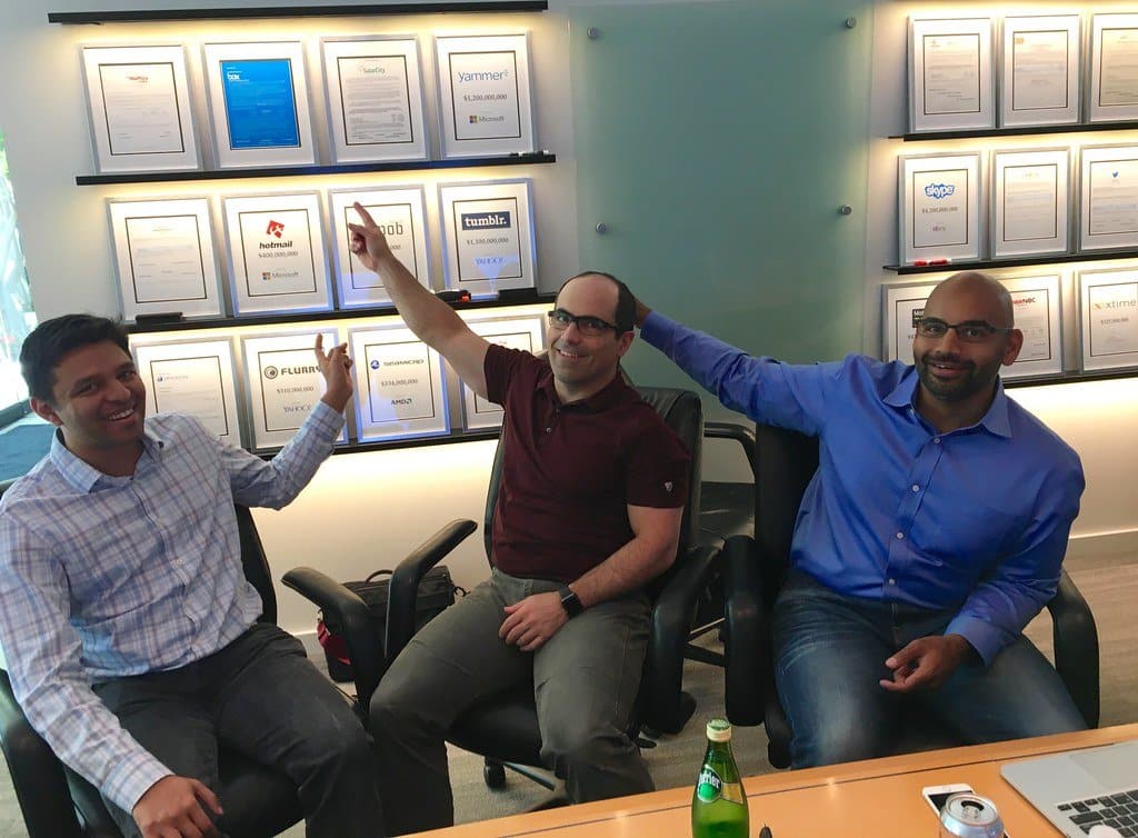 Team bei der Arbeit am Computer